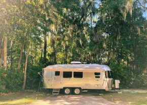 Serene Airstream Midway to Beach and Downtown
